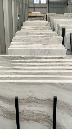 Đá Marble Trắng Có Nên Dùng Không? Cách Chọn Đúng Cho Từng Hạng Mục