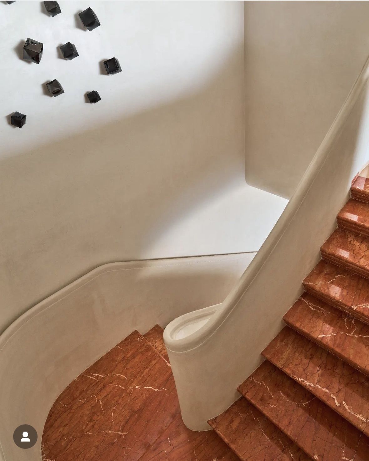 Giá đá granite cầu thang phụ thuộc vào màu sắc và loại đá