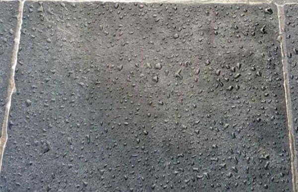 Đá Granite Có Bị Thấm Nước Không? Cách Chống Thấm Và Bảo Dưỡng