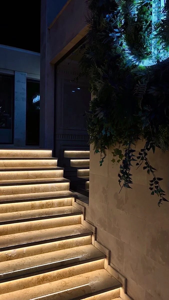 Đá granite bậc tam cấp biệt thự và nhà phố hoàn thiện