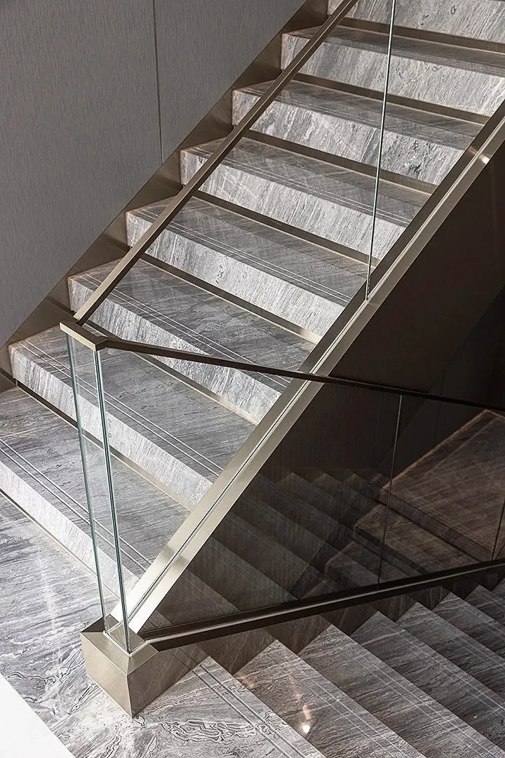 Thi công đá granite cầu thang nhà phố tại Hà Nội