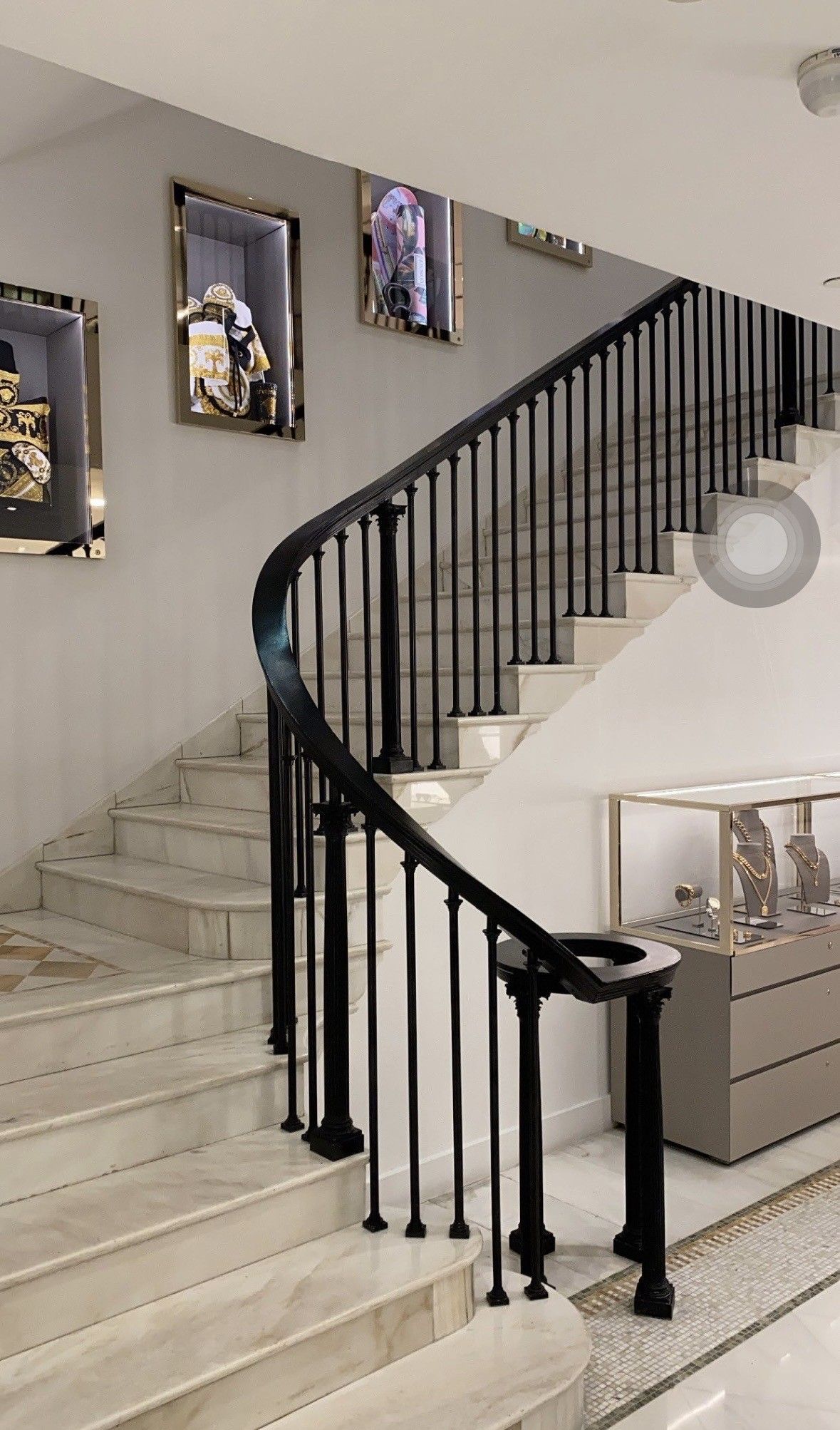 Các hạng mục thi công đá marble cầu thang biệt thự