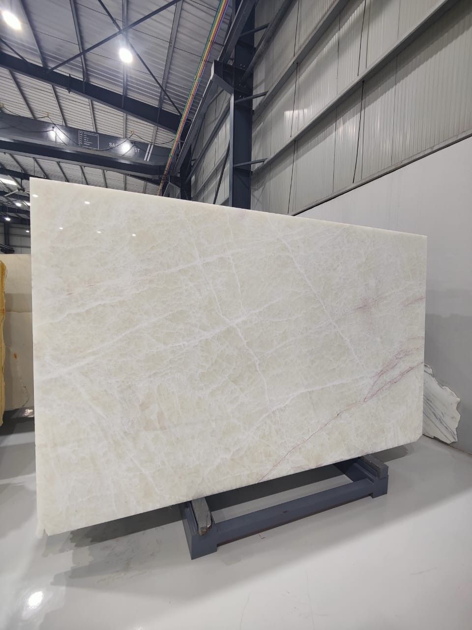Đá thạch anh lát sàn Quartzite tự nhiên với màu sắc và hệ vân đẹp